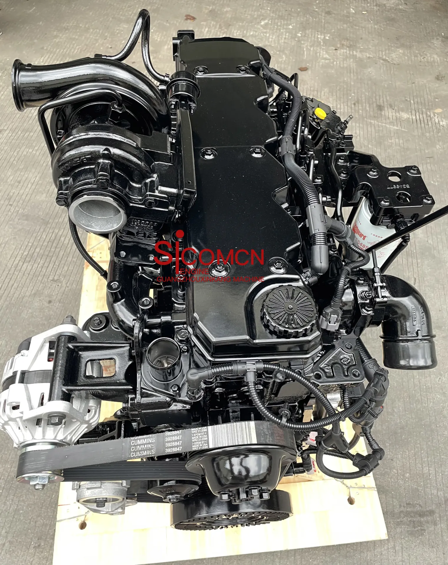 Heavy duty QSB6.7 diesel engine assembly